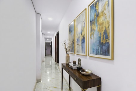 Lobby. FabHotel Cosy Rooms - Near Embassies, DU South Campus