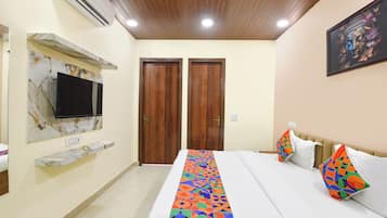 Egyptian cotton sheets, premium bedding, in-room safe, free WiFi