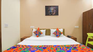 Egyptian cotton sheets, premium bedding, in-room safe, free WiFi