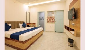 Egyptian cotton sheets, premium bedding, in-room safe, free WiFi - Fabhotel Filter Babu (Agra)