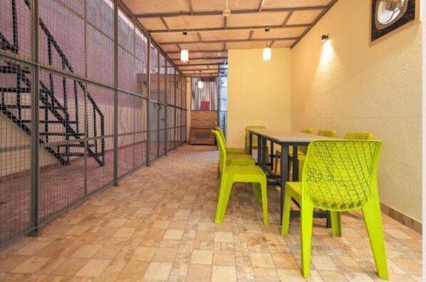 Lobby sitting area - Fabhotel Filter Babu (Agra)