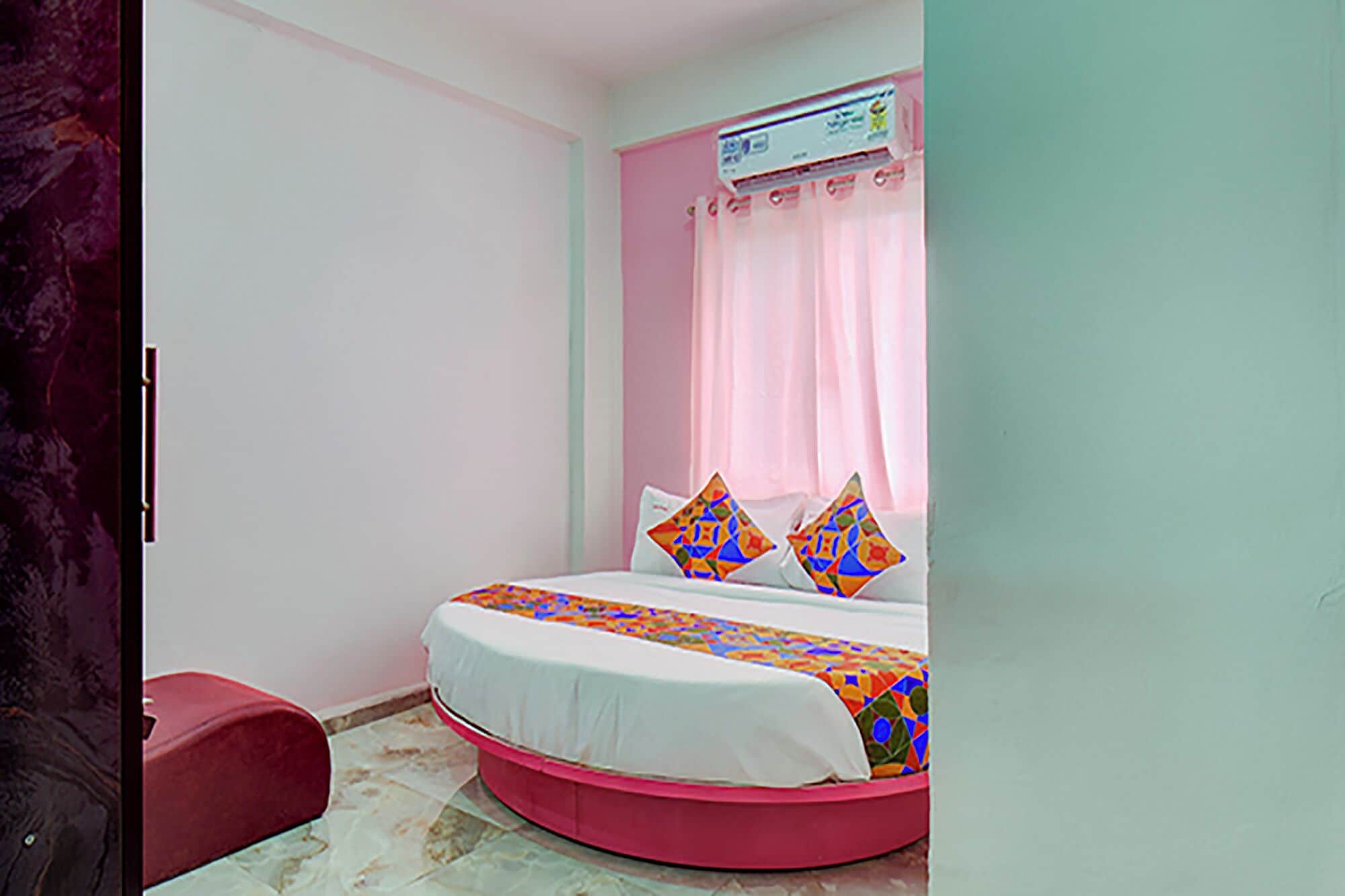 غرفة ديلوكس | ملاءات من القطن المصري وأغطية فراش متميزة وخزنة داخل الغرفة