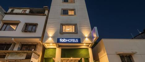 Mặt tiền nơi lưu trú