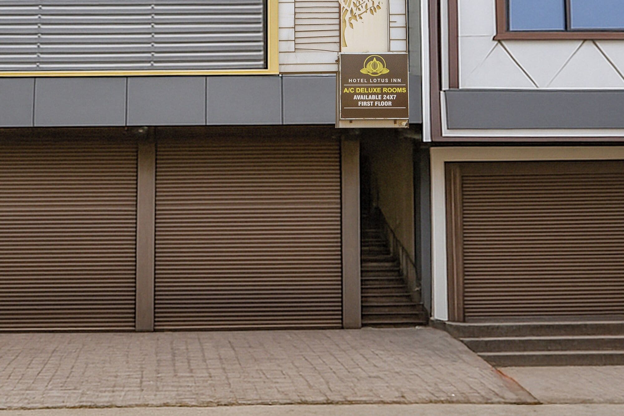 숙박 시설 입구