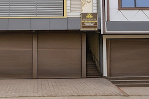 Property entrance - Fabhotel Lotus Inn (Faridabad)