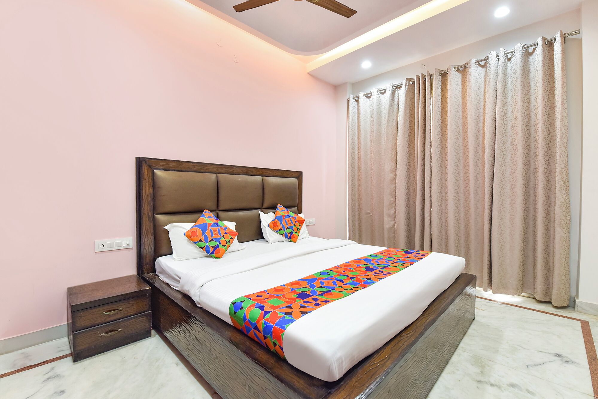 Phòng Deluxe | Bộ trải giường bằng vải cotton Ai Cập, bộ đồ giường cao cấp 