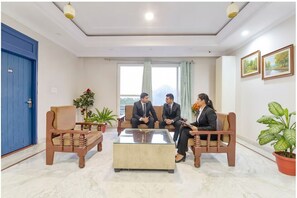 Área de estar no saguão