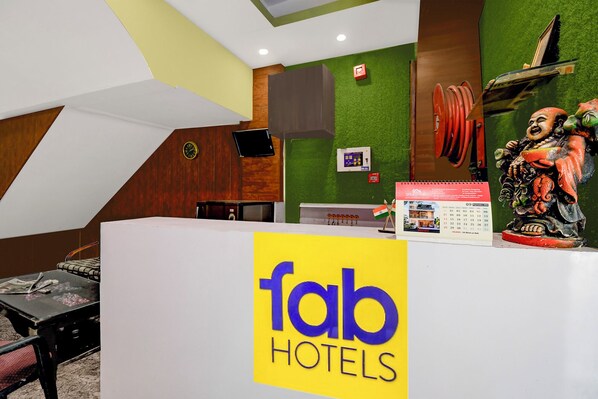 Reception - Fabhotel Family Inn (Lucknow)