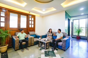 Khu tiếp khách ở sảnh