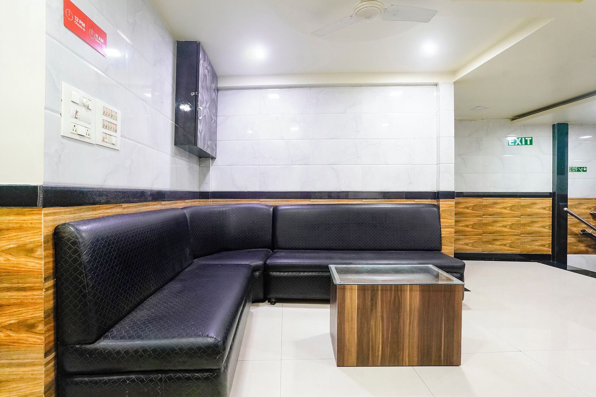 Coin salon dans le hall