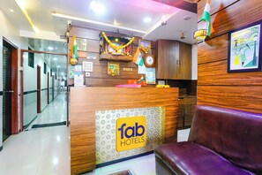 Reception - Fabhotel Sion Residency (Mumbai)