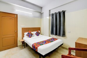 Egyptian cotton sheets, premium bedding, in-room safe, free WiFi - Fabhotel Golden Dreams (Hyderabad)