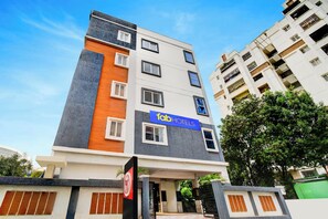 Exterior - Fabhotel Golden Dreams (Hyderabad)