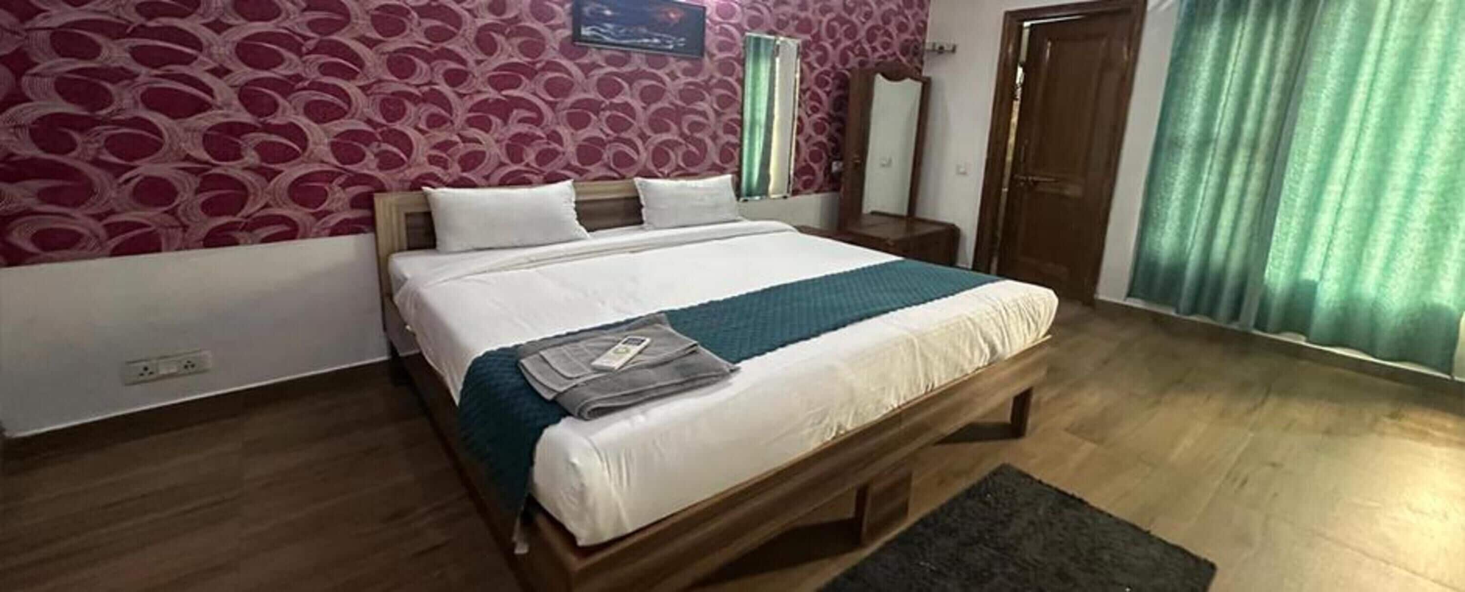 豪華客房 | 埃及棉床單、高級寢具、客房內保險箱、免費無線上網