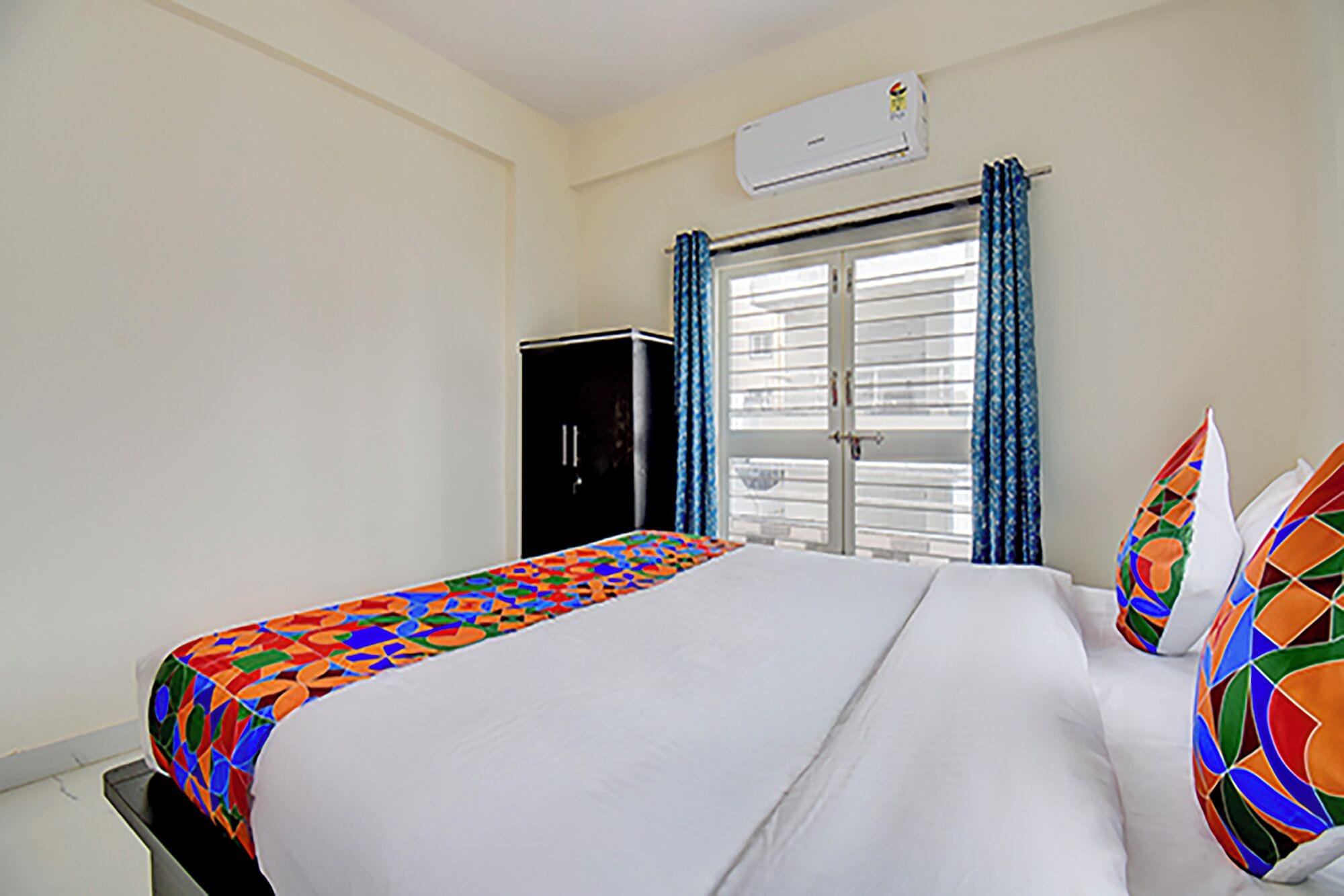 Egyptian cotton sheets, premium bedding, in-room safe, free WiFi