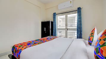 Egyptian cotton sheets, premium bedding, in-room safe, free WiFi