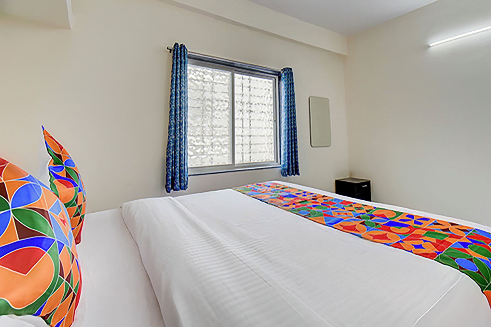 Egyptian cotton sheets, premium bedding, in-room safe, desk