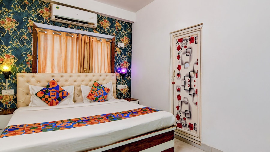 Fabhotel Royal Palace Ruby