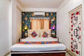 Egyptian cotton sheets, premium bedding, in-room safe, free WiFi - Fabhotel Royal Palace Ruby (Kolkata)