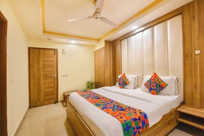 Kamar Deluks | Seprai katun Mesir, seprai premium, brankas, dan Wi-Fi gratis