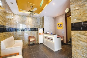 Reception - Fabhotel Atithi (New Delhi)