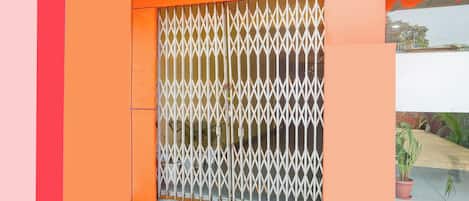 EntrĂ©e de lâhĂ©bergement