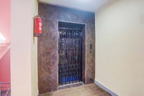 Lift - Fabhotel Avante Palace (Ranchi)