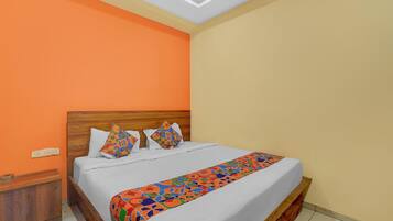 Egyptian cotton sheets, premium bedding, in-room safe, free WiFi