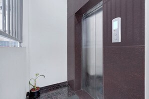 Lobby - Fabhotel Dream Comforts (Bangalore)