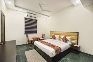 Egyptian cotton sheets, premium bedding, in-room safe, free WiFi