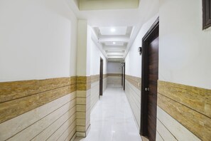 Lobby - Fabhotel Clayton (New Delhi)