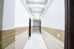 Lobby - Fabhotel Clayton (New Delhi)