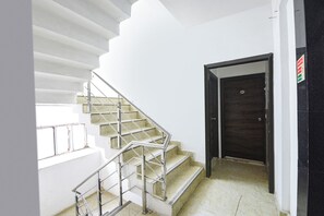 Lobby - Fabhotel Clayton (New Delhi)