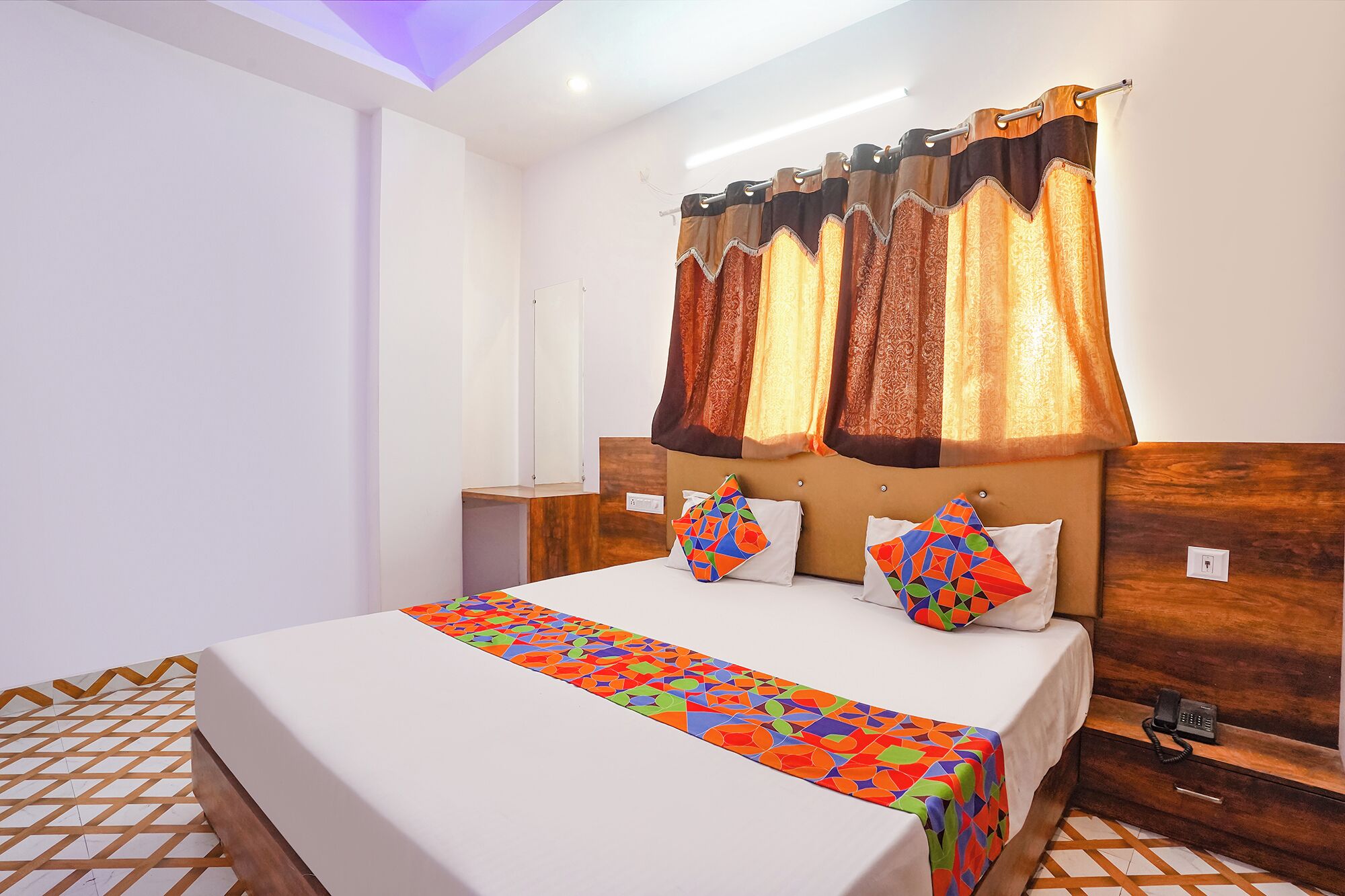 Egyptian cotton sheets, premium bedding, in-room safe, free WiFi