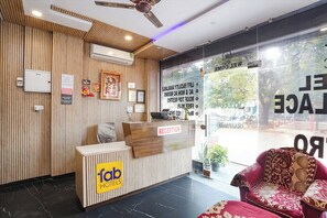 Reception - Fabhotel Shree Aurora (Udaipur)