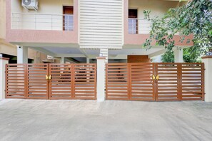 Property entrance - Fabhotel Sejour Royal (Chennai)
