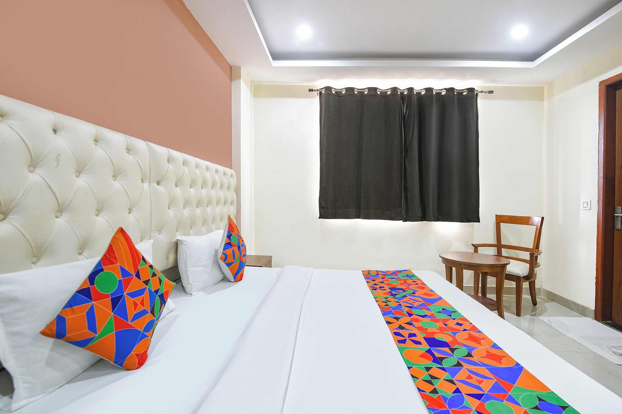 Egyptian cotton sheets, premium bedding, in-room safe, free WiFi