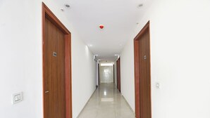 Lobby - Fabhotel Laxmi Mahal (New Delhi)
