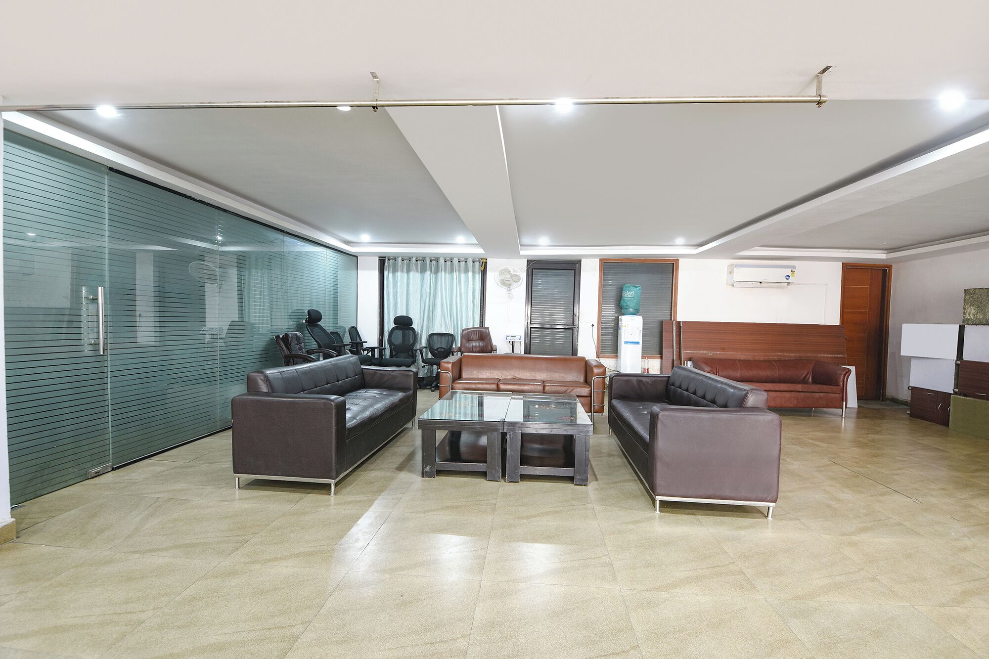 Coin salon dans le hall