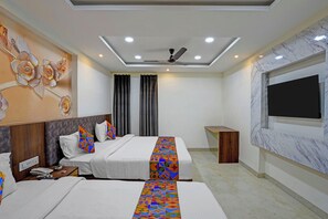 Egyptian cotton sheets, premium bedding, in-room safe, free WiFi - Fabhotel Million Star (Indore)