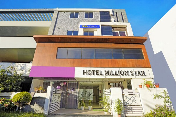 Exterior - Fabhotel Million Star (Indore)