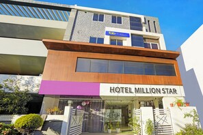 Exterior - Fabhotel Million Star (Indore)