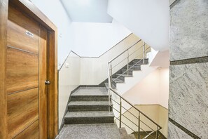 Lobby - Fabhotel Sun Plaza (New Delhi)