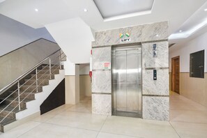 Lift - Fabhotel Sun Plaza (New Delhi)