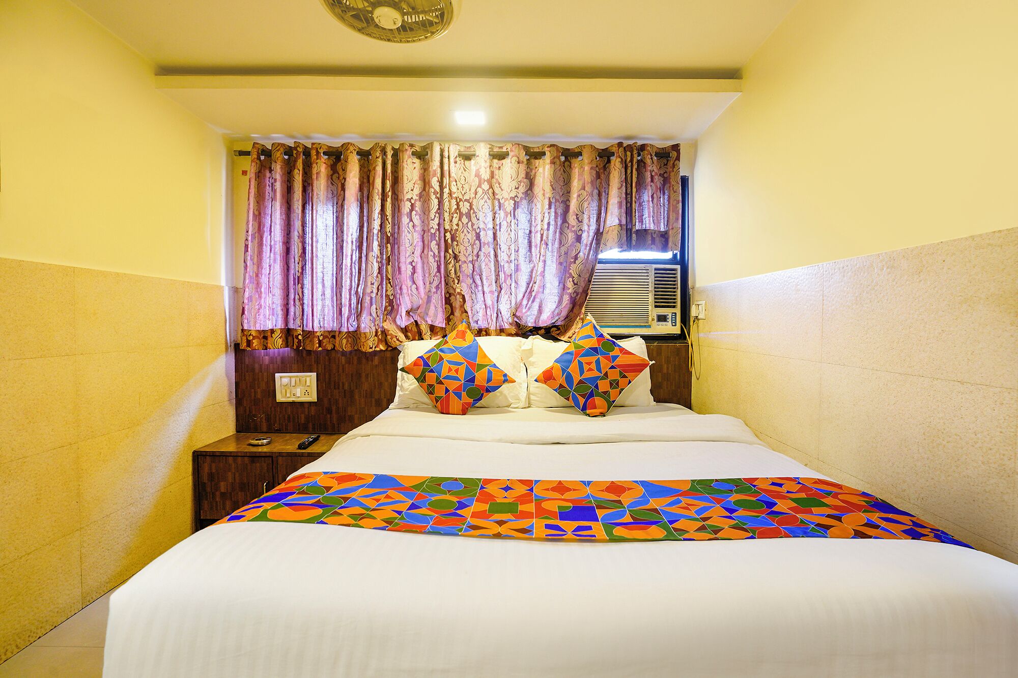 Egyptian cotton sheets, premium bedding, in-room safe, free WiFi