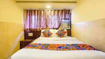 Egyptian cotton sheets, premium bedding, in-room safe, free WiFi