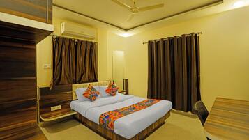 Deluxe Room | Egyptian cotton sheets, premium bedding, in-room safe, free WiFi