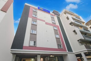 Exterior - Fabhotel Larana (Hyderabad)
