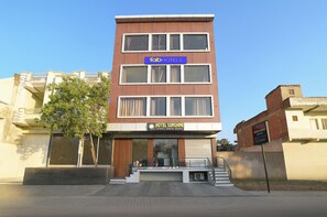 Exterior - Fabhotel Sunshine Residency I (Amer)
