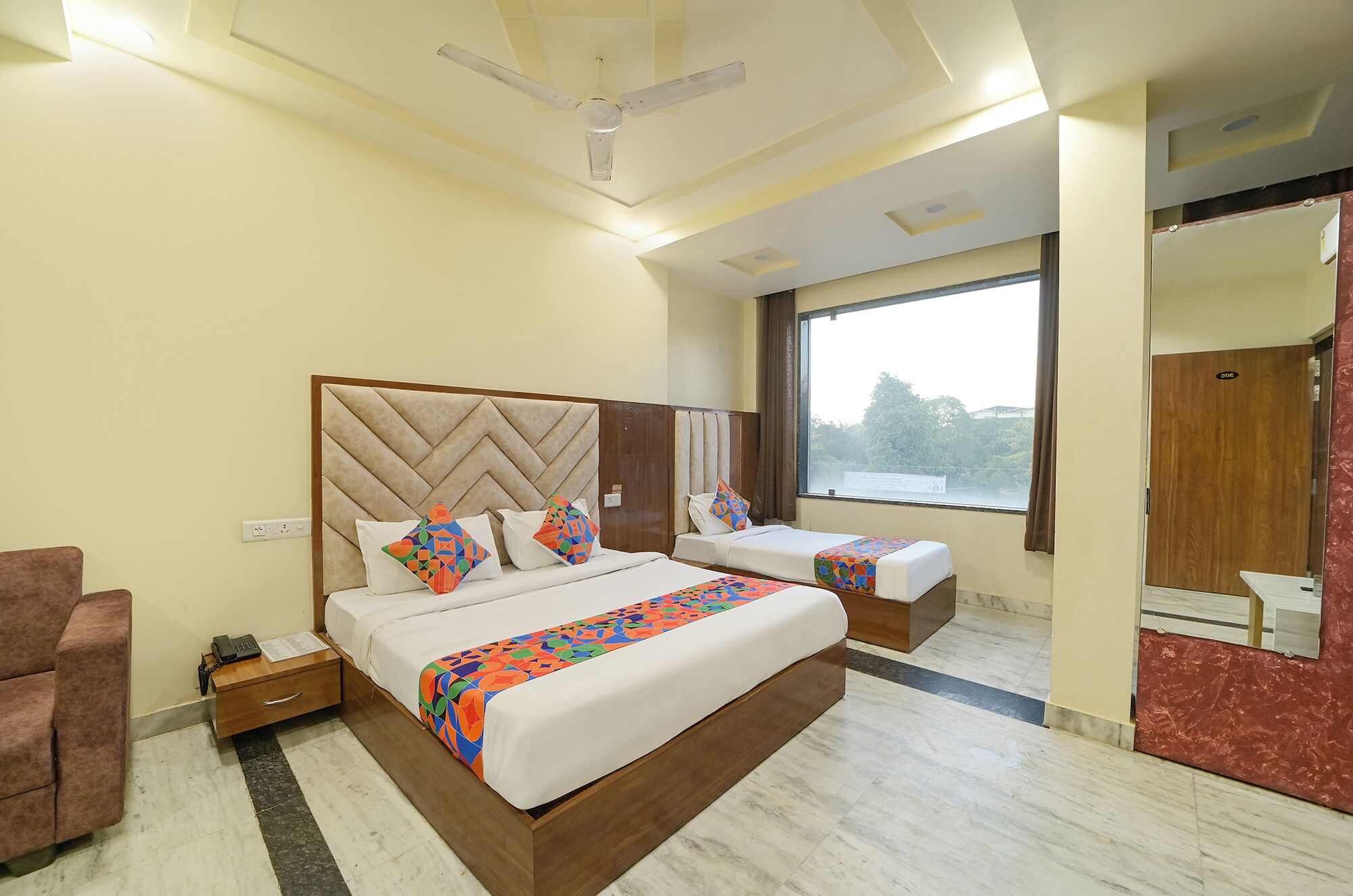 Egyptian cotton sheets, premium bedding, in-room safe, free WiFi